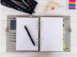 Kalender organisation leeres buch zeitleiste handgeschrieben buch gestalten kalender gestalten scrapbook ideen terminplaner schulsachen. Eigenen Terminplaner Gestalten So Planst Du Wie Ein Profi Miss Konfetti
