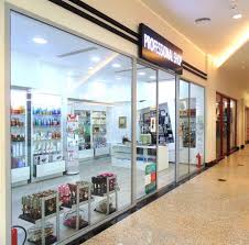 Palas iași is a commercial area in iași, romania located in the civic centre district, in the vicinity of the emblematic palace of culture. ReÈ›eaua De Magazine Professional Shop