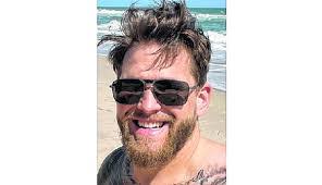 Erik Schnell's Instagram, Twitter & Facebook