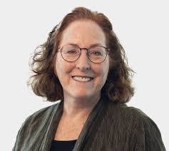 Sarah Hesse's Instagram, Twitter & Facebook