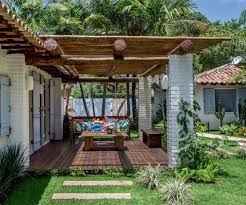 Extraordinary Plain Yet Comfort White Small House In Brazil Awesome Simple White Painted Untreated Brick Wall Bungalow Belas Casas De Praia Casa De Praia Casas