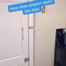 this will help us open the door to new players who perhaps did not play god of war iii five years ago, said community manager aaron kaufmann. Video Memes Y39qqmca7 By Hypothermia 21 Comments