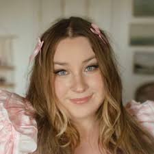 Danielle Mcbrayer's Instagram, Twitter & Facebook