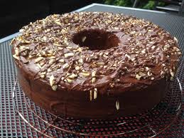 Zutaten 1 Becher Schmand Den Becher Als Weiteres Mass Verwenden 1 Becher Zucker 1 Becher Mehl 1 Becher Haselnusse Schoko Nuss Kuchen Kuchen Und Torten Kuchen