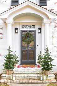 Choose from 90+ door decoration graphic resources and download in the form of png, eps, ai or psd. 52 Christmas Door Decorating Ideas Best Decorations For Your Front Door