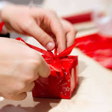 Geschenktip für hochzeit eines arbeitskollegen ? Was Sind Sinnvolle Geschenke Fur Kollegen Karriere