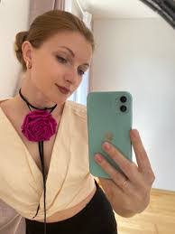 Diane Datz's Instagram, Twitter & Facebook