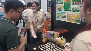 Pemerintah daerah harus mempunyai komitmen yang jelas dalam memperjuangkan pangan lokal khususnya melalui program penganekaragaman pangan sehingga. Teknologi Pangan Uph Pamerkan 30 Karya Inovasi Pangan Pada Masyarakat Uph Universitas Pelita Harapan True Knowledge Faith In Christ Godly Character Uph Universitas Pelita Harapan True Knowledge Faith In Christ Godly Character