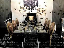 Black And Gold Dining Table Decor 37 Elegant Black And Gold Dining Room Ideas For Inspiration Diningroomideas Blackandgold Diningroomdes Gold Dining Gold Dining Room Dining Room Paint Colors