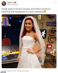 Ariana grande and dalton gomez have officially tied the knot. Freedomroo Ariana Grande S Fans Post A Throwback Photo Of Her In A Wedding Gown After Marrying Dalton Gomez Australiannewsreview