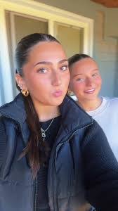 Lesley Duckworth's Instagram, Twitter & Facebook