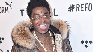 Kodak black's new hairstyle drew some hilarious comparisons to lisa simpson, naruto, and more. Kodak Black Singing In Shower Video With Lisa Simpson Haircut Watch Hollywood Life
