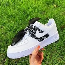 Pin By Christiana Lois On Gafas De Moda In 2020 Nike Shoes Women Nike Shoes Air Force Nike Shoes Outfits