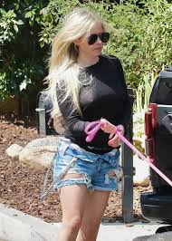 Avril Lavigne see-thru - Other Crap