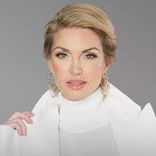 Elena Grant's Instagram, Twitter & Facebook