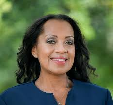 Cara Maples's Instagram, Twitter & Facebook