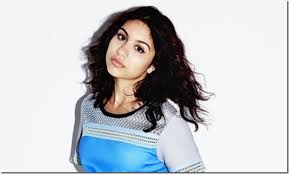 At the beginning of her. Spass Und Spiele Alessia Cara The Pains Of Growing Albumkritik