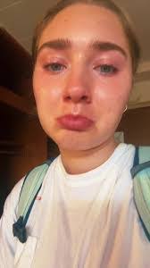 Allison Lanham's Instagram, Twitter & Facebook