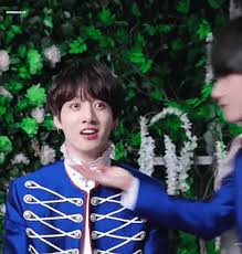 I was hoping you'd do a. ð›ð­ð¬ ð«ðžðšðœð­ð¢ð¨ð§ð¬ Completed Army What S Up Taekook Jungkook Cute Vkook Gif