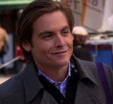 Ci sono molti personaggi irritanti in questo show, ma Damian Dalgaard ha di  gran lunga la faccia più "da schiaffi" di tutti loro lol : r/GossipGirl