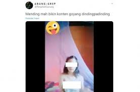Tubidy indexes videos from user generated content. Bikin Video Tiktok Terlalu Seksi Gadis Ini Diamuk Ibunya Hitekno Com