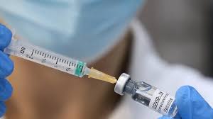 Le mode d'injection varie selon le type de vaccin : Covid 19 Comment Va Se Derouler La Campagne De Vaccination Au Royaume Uni