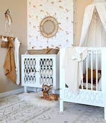 Dies stellt echt, dass alles gut geht, bevor sie anfangen, kreativität über die wände zu färben. Babyzimmer In Beige Mit Rehlein Tapeten Online Kaufen