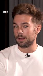 A Carlos Cuevas i Sisó (Montcada i Reixac, 1995) li coincideixen aquests  dies l’estrena de la pel·lícula El 47, en què interpreta el paper de  Pasqual Maragall, i la tornada als teatres catalans de ...