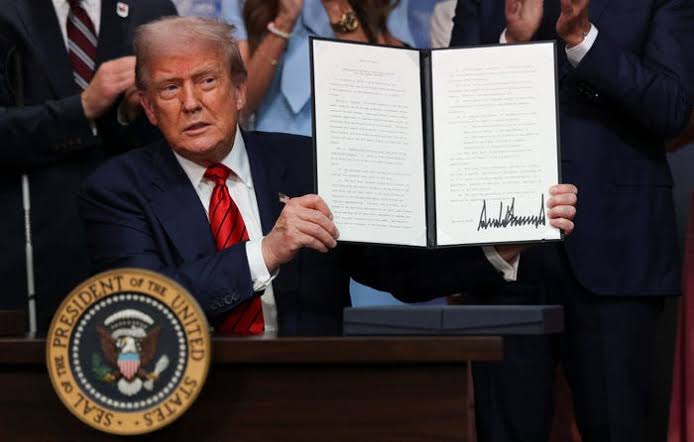 El año pasado, Trump firmó una orden ejecutiva para acabar con la práctica del debanking. 