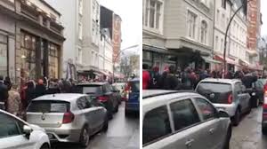 Wer's so richtig hanseatisch mag ist in der altstadt gut ausgehoben. Wohungssuche In Hamburg Hunderte Stehen Fur Wohung In Szeneviertel Schlange Stern De