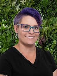 Shari Harrison's Instagram, Twitter & Facebook