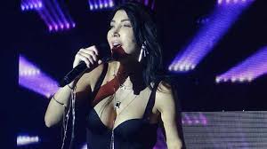 Şarkıları ve klipleriyle epey bir tanınan ve sevilen hande yener başarılı kariyer hayatı sayesinde birçok ödüle layık görüldü. Hande Yener Kimdir Nereli Ve Kac Yasinda Biyokimlik Biyografi Ve Program Indir