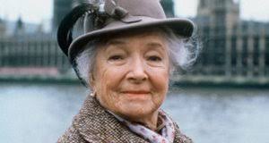 The screenplay was credited to sue grafton, later a mystery writer, and steve humphrey. Miss Marple Helen Hayes Fernsehserien De