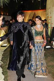 Wedding Reception Of Bollywood Actor Vivek Oberoi And His Bride Priyanka Alva Indian Bridal Fashion Indian Celebrities Bollywood Fashion