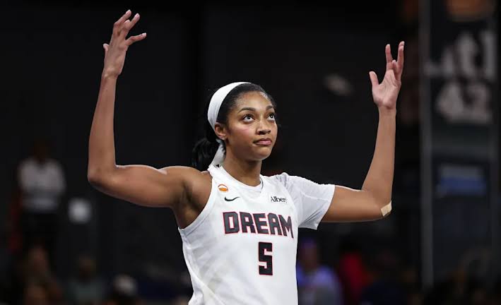 Defense Elite, Offense Deplete”: WNBA World Reacts to Angel Reese Shooting  28% Over 3-Game Stretch - Yahoo Sports