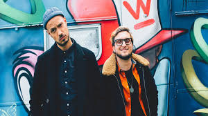 En dépit de la dimension politique de la demande , mcfly & carlito avaient annoncé à leur communauté vendredi leur choix d'accepter. La Video Osee Du Retour De Mcfly Et Carlito Fait Polemique Dexerto Fr