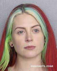 Samantha Roop's Instagram, Twitter & Facebook