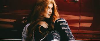 Silbergraue haare lange graue haare frauen mit grauen haaren würdevoll altern alte gesichter haare schneller wachsen lassen interessante gesichter weiße frauen reife haut. Tonendes Shampoo Farbshampoo Produktubersicht Und Kauftipps