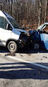 Mai Multe Persoane Printre Care Patru Jandarmi Au Fost RÄƒnite Intr Un Accident Rutier Soferul Dubei Jandarmeriei Si Un Civil Sunt In Stare GravÄƒ Foto