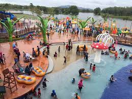 Spend a great day of fun with your family or friends! Hari Kedua Selepas Pembukaan Darulaman Park Jitra Facebook