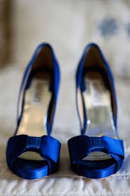 È una di quelle giornate in cui non se ne parla neanche di vestirti: Blu Scarpe Da Sposa Che Abbagliano Scarpe Da Sposa Scarpe Blu Scarpe Da Sposa Colorate