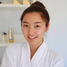 My skin has never felt more hydrated & replenished thanks to the @OlaySkin  Cleansing Infusions Hydrating Glow Cleanser + Total Effects SPF 15 Lotion!  Can't stop touching my face 🙈. If you