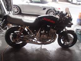 バイク塗装 カスタムペイント 自動車板金塗装 バンパーキズ ヘコミ直し ガラスコーティング ワールドファクトリー