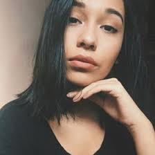 Cassandra Healy's Instagram, Twitter & Facebook