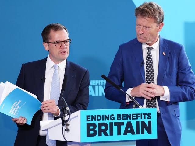 Jenrick says Reform would make long-term benefits claimants clean up high  streets – as it happened | Politics | The Guardian