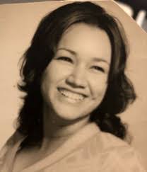 Carol Dimas's Instagram, Twitter & Facebook