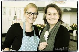 Zum geburtstag, zur hochzeit, zur firmenveranstaltung oder einfach um das leben zu feiern. Tolle Frau Guter Kuchen Dani Und Ihr Lieblingsarbeitsplatz