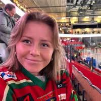 4 "Ida Burrows" profiles