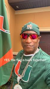 #miami #miamibeach #miami🌴 #miamihurricanes #miamihurricanesfootball  @miamihurricanes @canesfootball @umiamifb @canes305_ @canesuniverse  @canesbaseball @hurricanescenter @sportsreportcanes @themiamiu ...