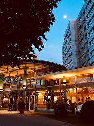Other amenities include a sauna, a business center, and conference space. Kommen Sie Gut Durch Die Abacus Tierpark Hotel Berlin Facebook